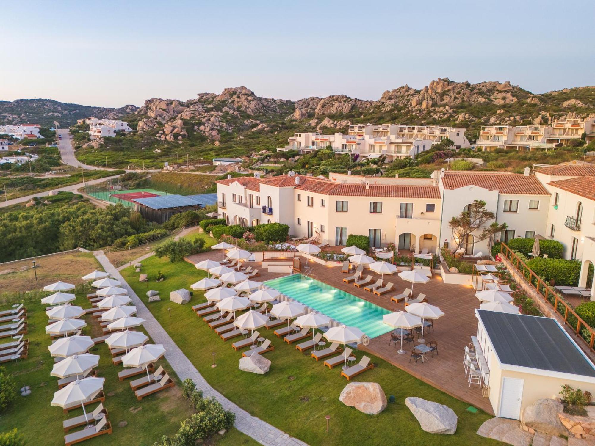 Mangia'S Santa Teresa Sardinia, Curio Collection By Hilton Hotel Santa Teresa Gallura Exterior foto